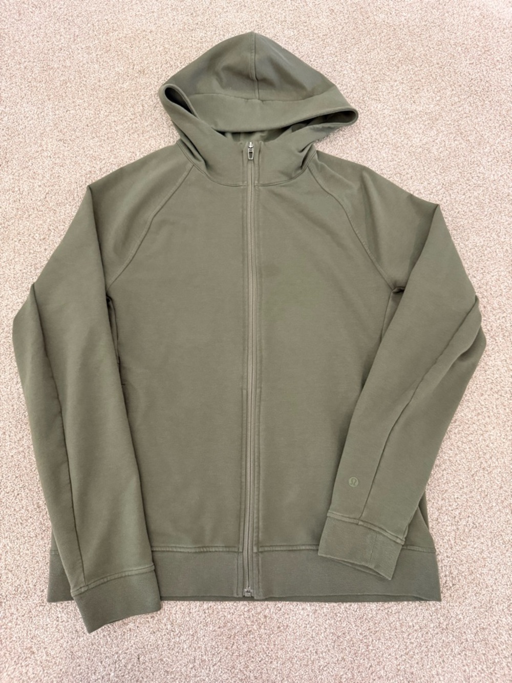 Like new! Lululemon men’s full zip hoodie Sz M Olive Green